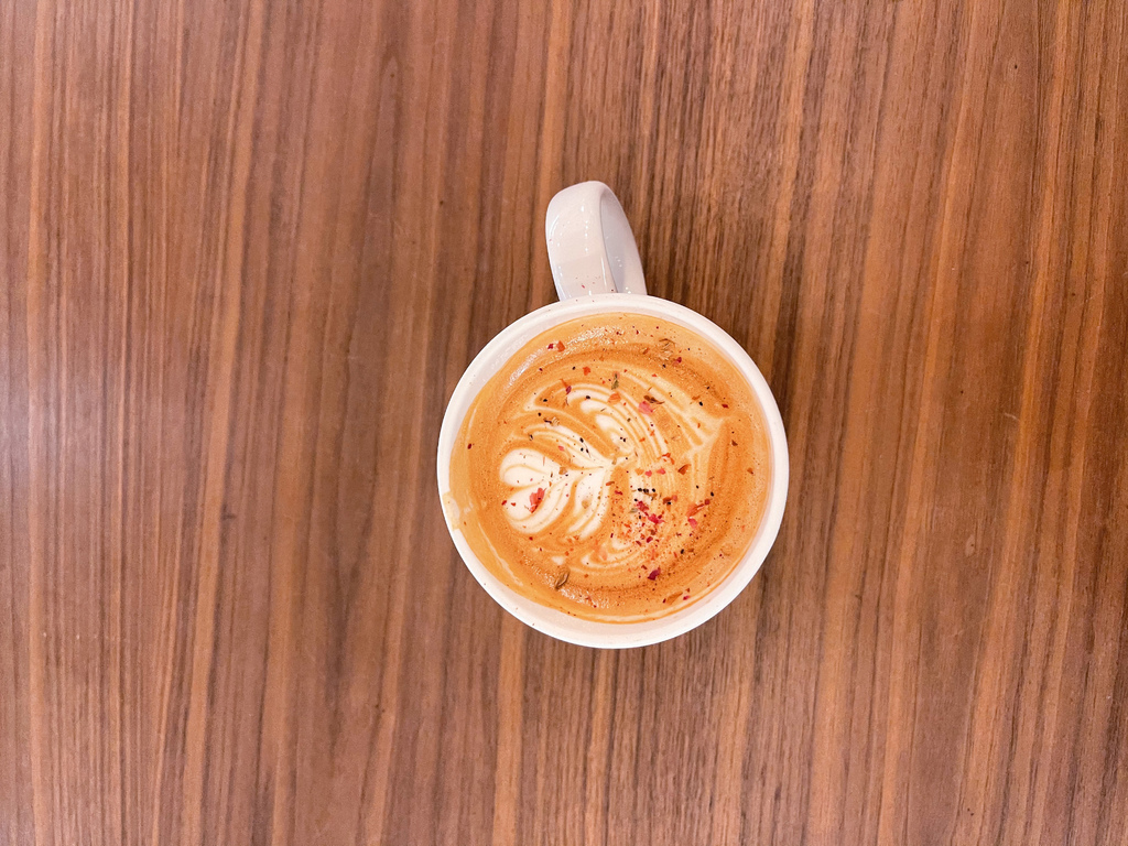 台北忠孝復興咖啡 ｜Dreamers Coffee復興店，台北東區SOGO後面不限時咖啡每個座位都有插座，超讚的！ @瑪姬幸福過日子