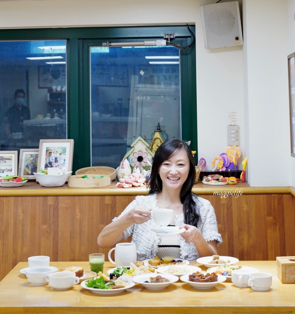 台北吃到飽｜育成蕃薯藤吃到飽還可以做公益，滷豬腳超級好吃，來支持慢飛小天使，內有影片 @瑪姬幸福過日子
