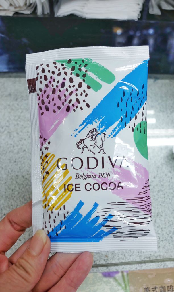 7-11新商品限量發售，GODIVA經典冰可可全台限量60萬杯上市，還有附一片GODIVA巧克力，巧克力控衝啊！＠瑪姬幸福過日子 @瑪姬幸福過日子