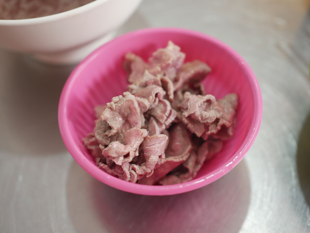 台南美食西羅殿牛肉湯，在地台南人的早餐，牛肉湯附肉燥飯,菜單 @瑪姬幸福過日子