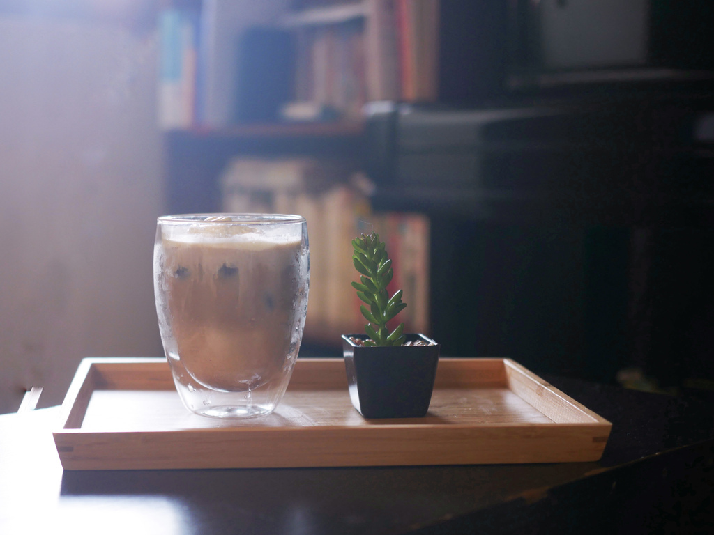 【食譜】冰磚拿鐵DIY，自製冰磚咖啡超簡單，30秒做好一杯冰磚拿鐵，冰磚咖啡越喝越濃郁！ @瑪姬幸福過日子
