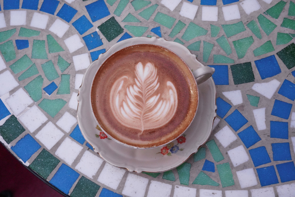 【南京復興站咖啡】 喫茶小豆kissa AZUKi，日系昭和懷舊風咖啡廳，草莓布丁超吸睛，不限時有插座看咖啡廳！（內有菜單） @瑪姬幸福過日子
